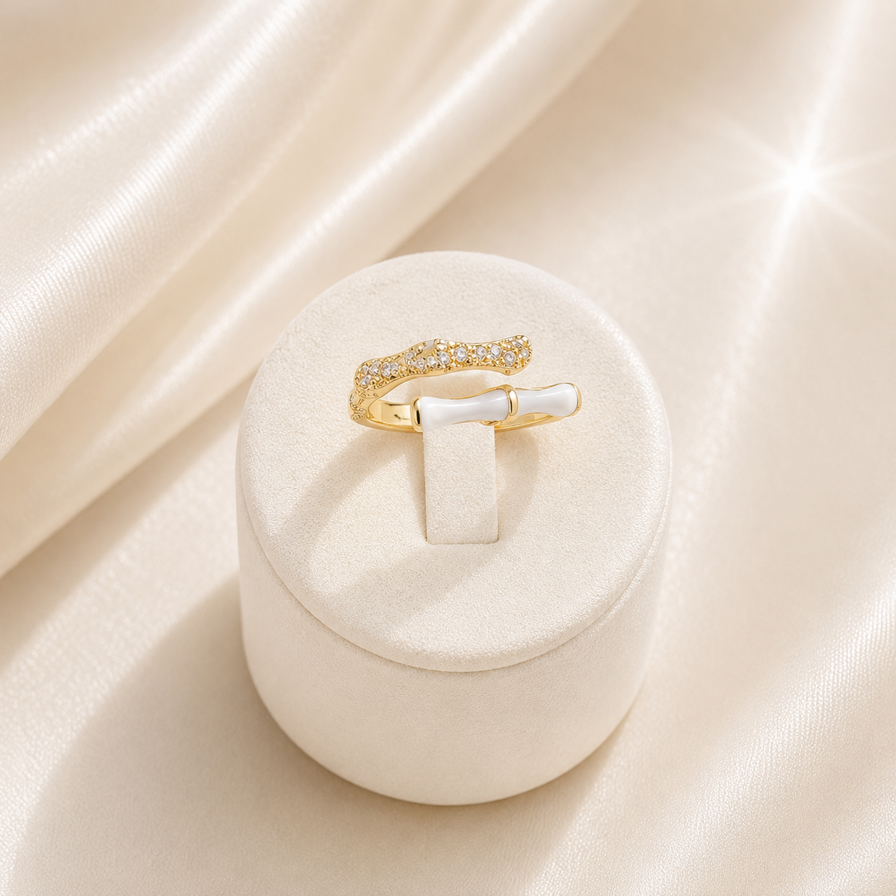 White Éclat Duo Ring