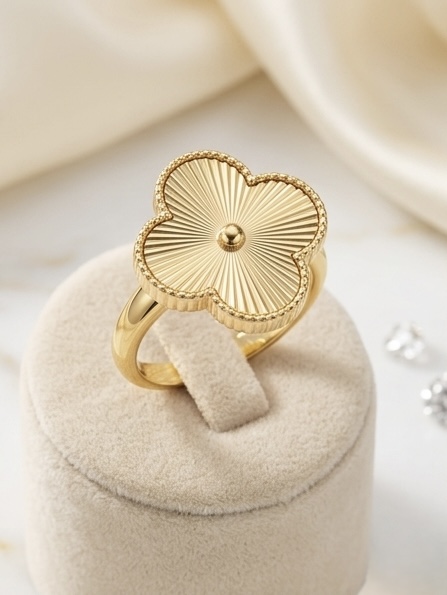 Soleil Clover Ring